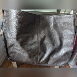 Jewell by Thirty-One Fashion Games Purse City Charcoal Snake print